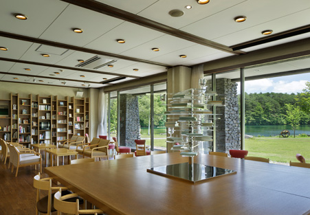 ライブラリーラウンジ(ご宿泊のお客様専用)